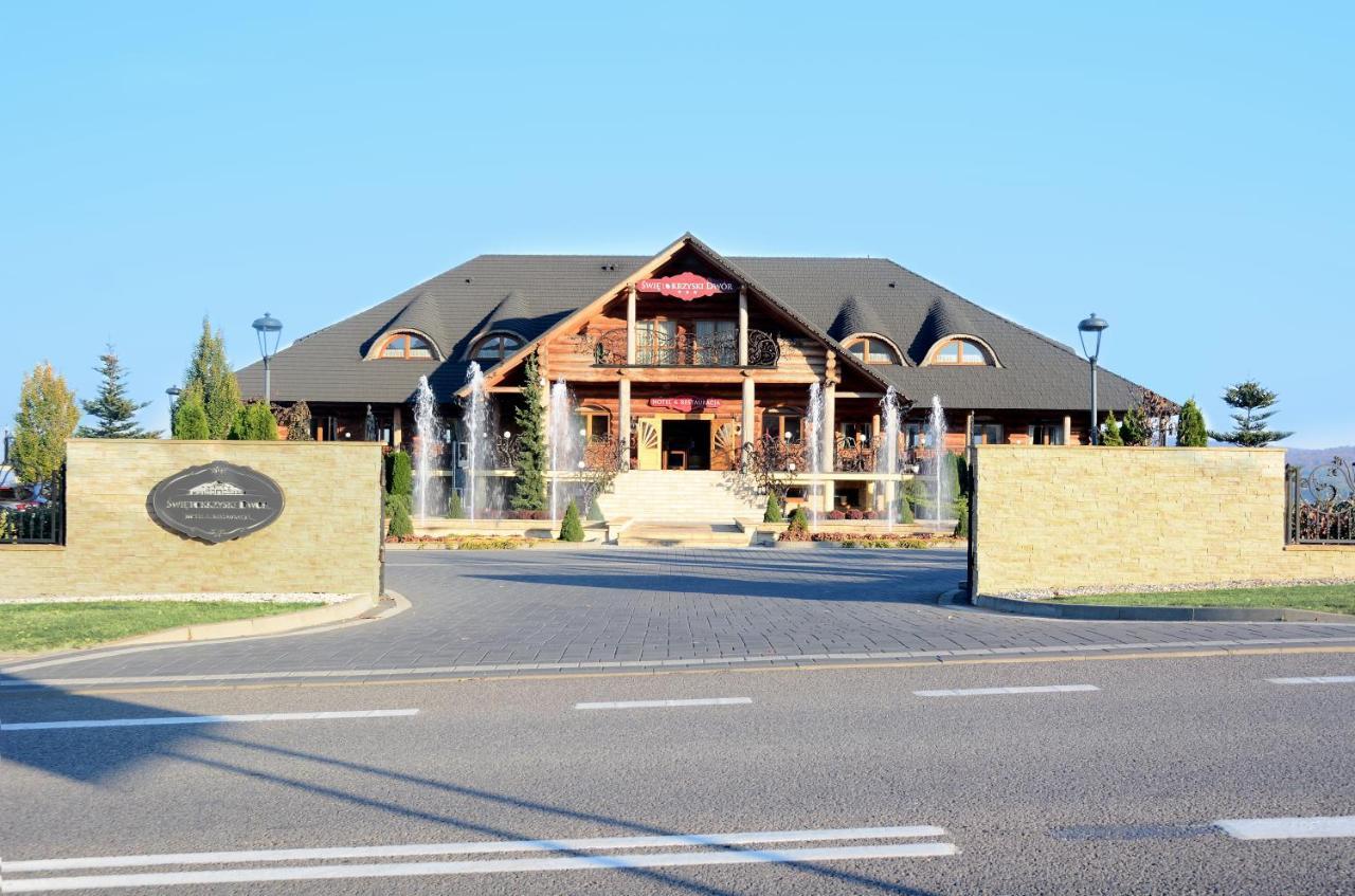 Hotel Swietokrzyski Dwor Nowa Slupia Exterior photo